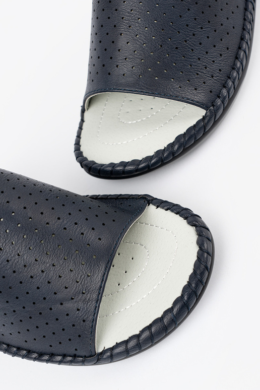 Chanclas con plantillas de cuero...