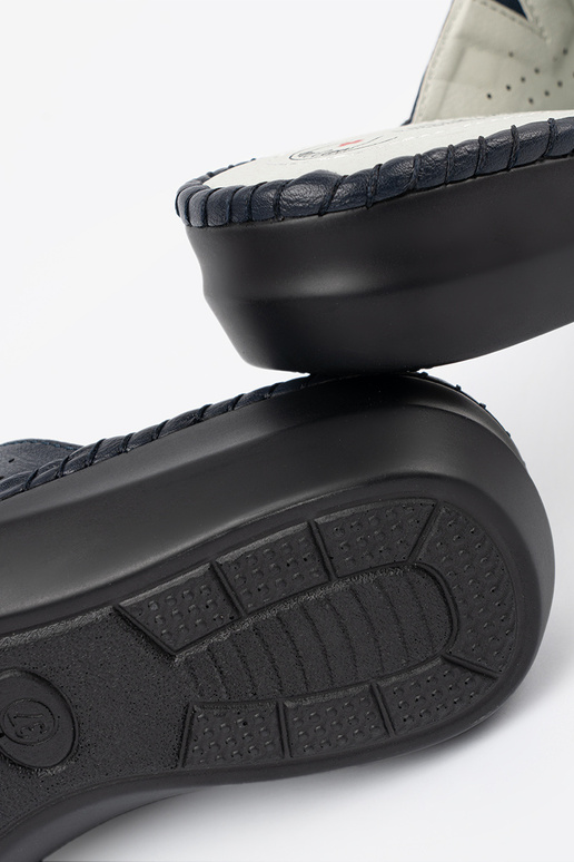 Chanclas con plantillas de cuero...