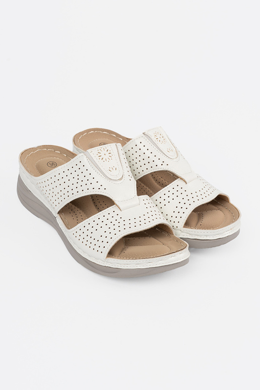 Chanclas cómodas con accesorios color...