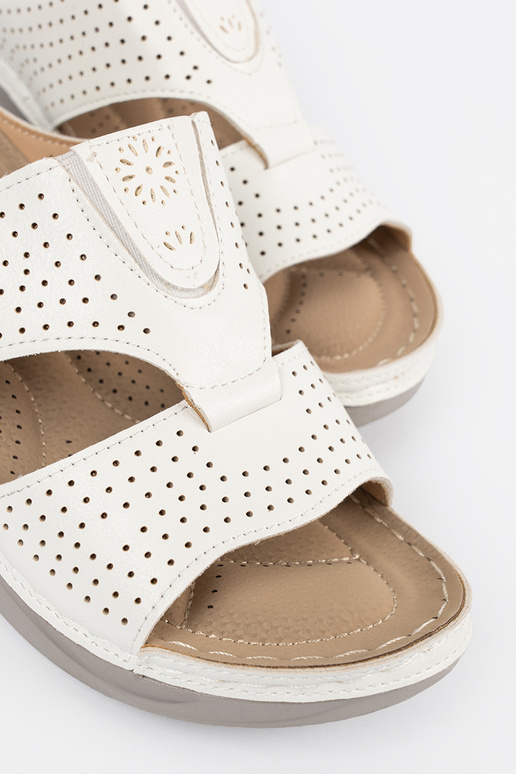 Chanclas cómodas con accesorios color...