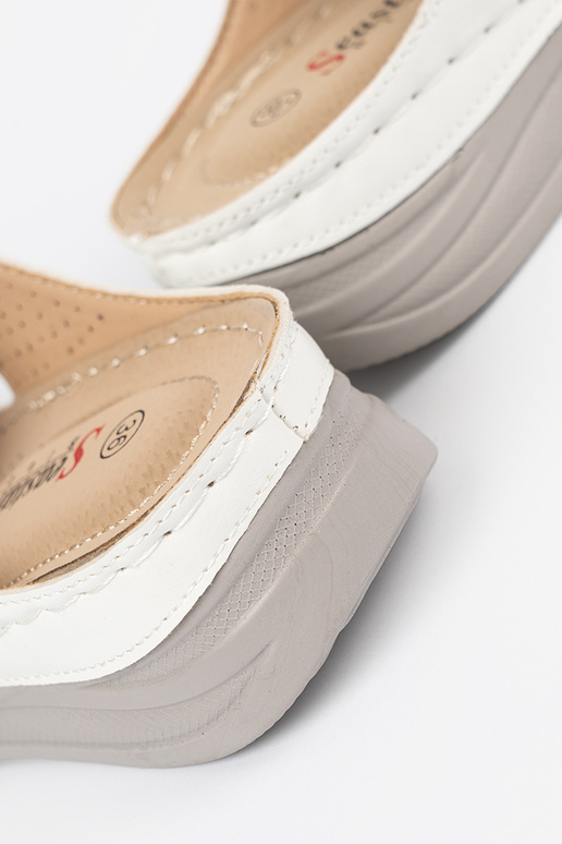 Chanclas cómodas con accesorios color...