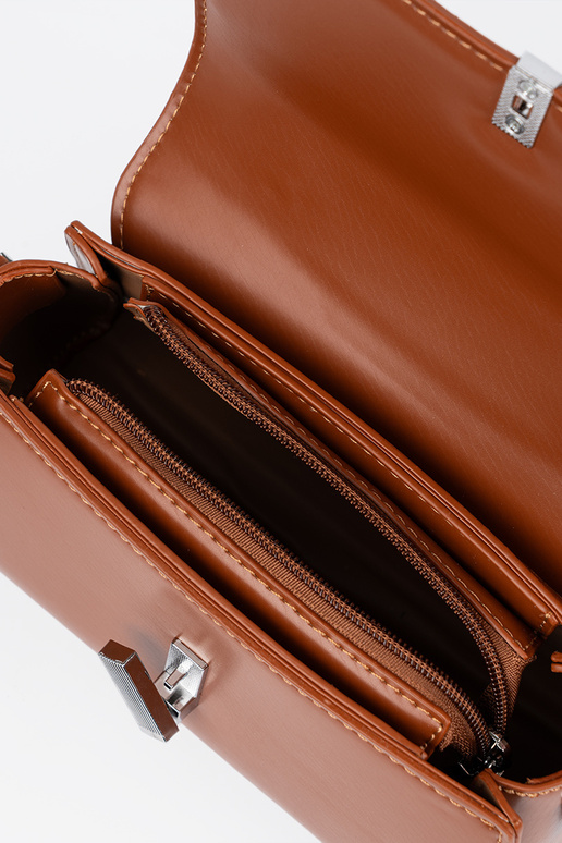 Bolso pequeño color arena brillante