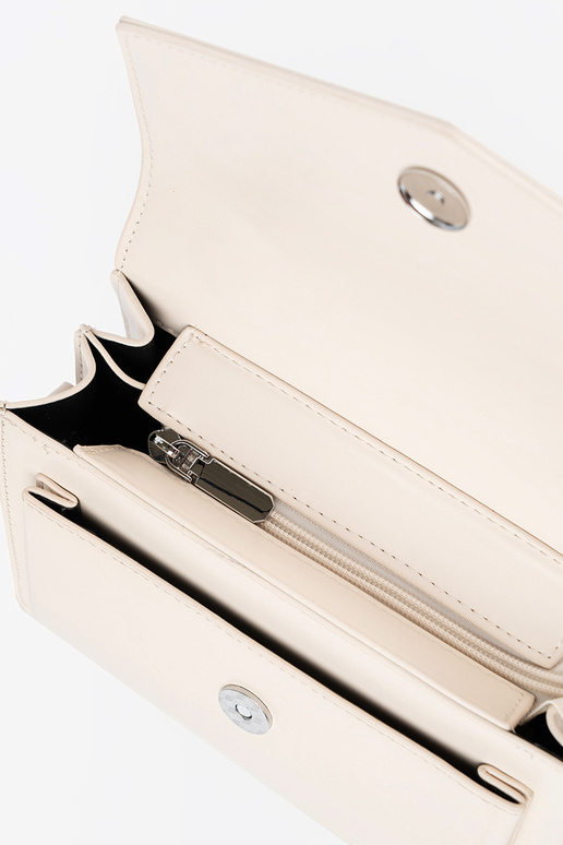 Bolso color arena brillante poco...