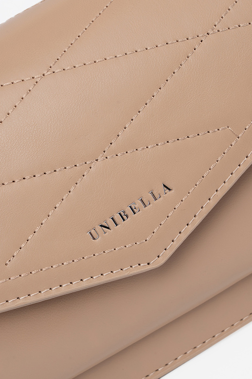 Bolso color marfil poco elegante con...