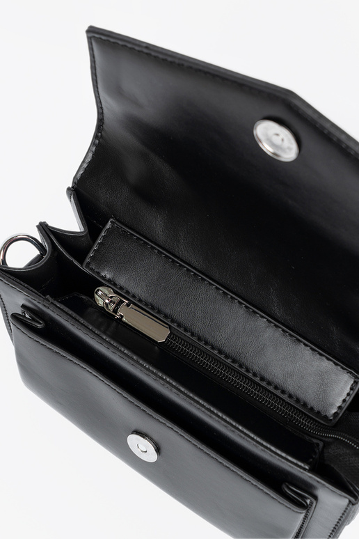 Bolso negro poco elegante con asa y...