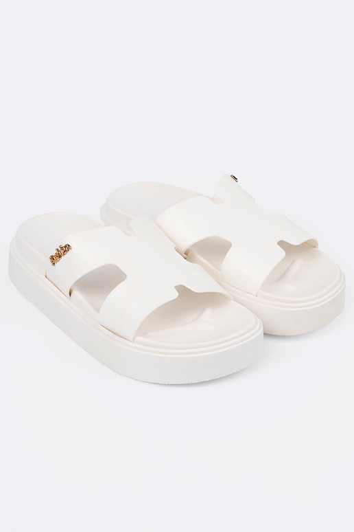 Zapatillas mujer el color blanco con...