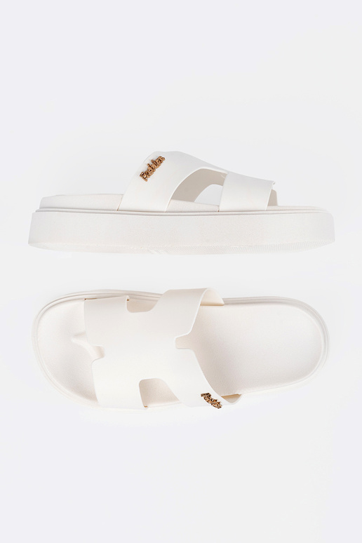 Zapatillas mujer el color blanco con...