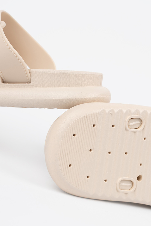 color marfil Zapatillas mujer en una...