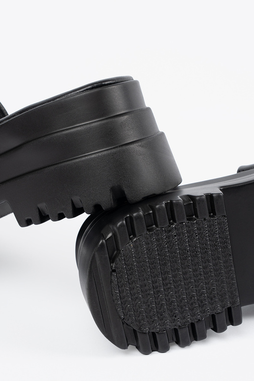 Zapatillas con una plataforma de...