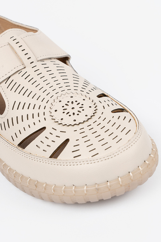 zapatos de mujer calado velcro beige zapatos de mujer calado velcro beige