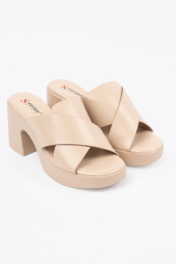 beige Zapatillas en el talon