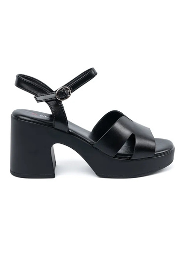 Sandalias negras de tacón