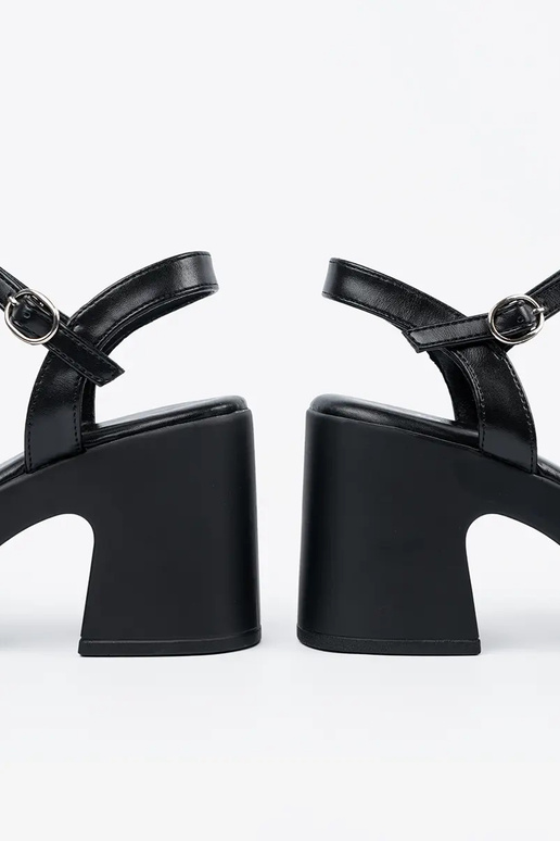 Sandalias negras de tacón Sandalias negras de tacón