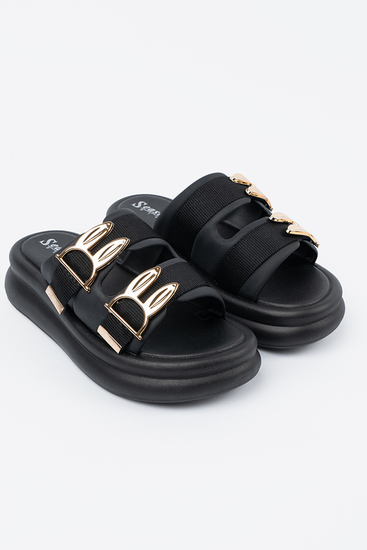 Zapatillas con plataforma adornadas... Zapatillas con plataforma adornadas...