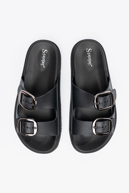 Zapatillas negras con hebillas plateadas Zapatillas negras con hebillas plateadas