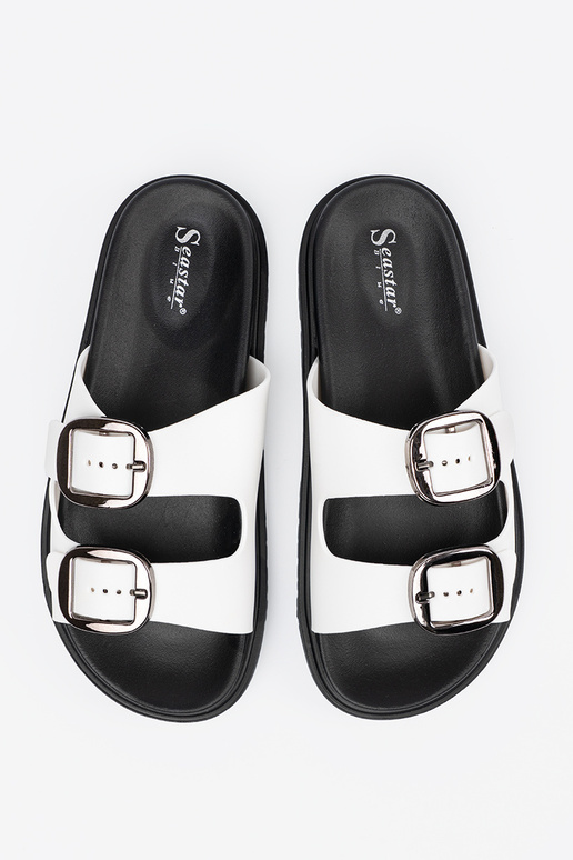 Chanclas color blanco con hebillas... Chanclas color blanco con hebillas...