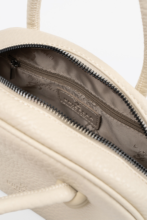 Monedero color arena brillante con...