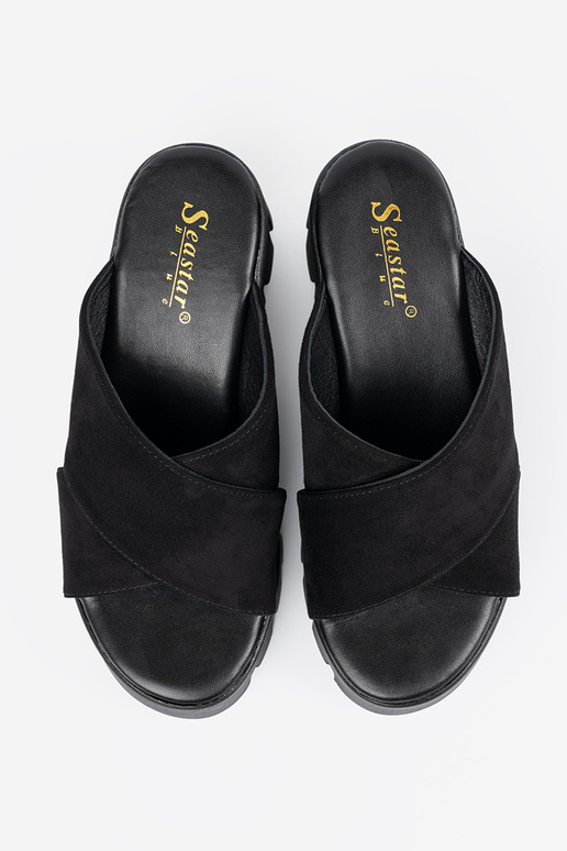 de gamuza Zapatillas mujer en una... de gamuza Zapatillas mujer en una...