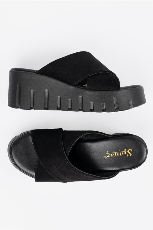 de gamuza Zapatillas mujer en una... de gamuza Zapatillas mujer en una...