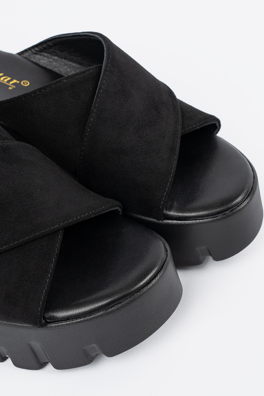 de gamuza Zapatillas mujer en una... de gamuza Zapatillas mujer en una...