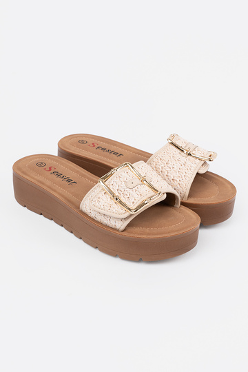 Zapatillas adornadas con... 2