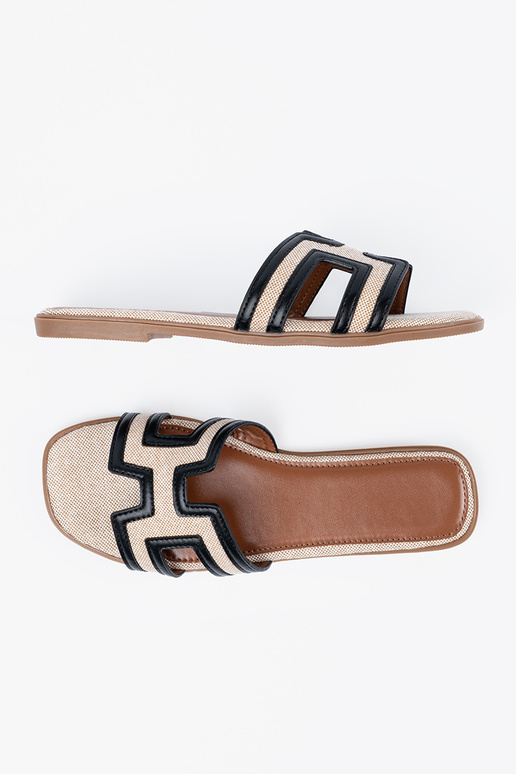 Chanclas con cortes decorativos Chanclas con cortes decorativos