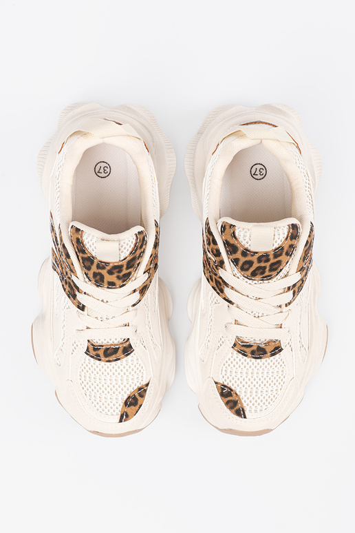 Zapatos de estilo deportivo con... Zapatos de estilo deportivo con...