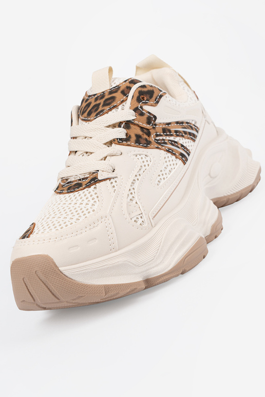 Zapatos de estilo deportivo con... Zapatos de estilo deportivo con...