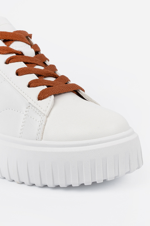 Zapatos de estilo deportivo color... Zapatos de estilo deportivo color...