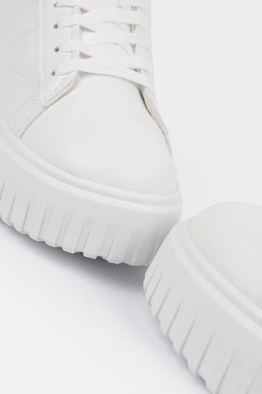 Zapatos de estilo deportivo color... Zapatos de estilo deportivo color...