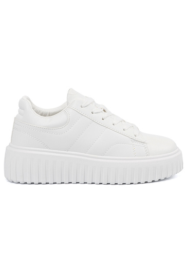 Zapatos de estilo deportivo...