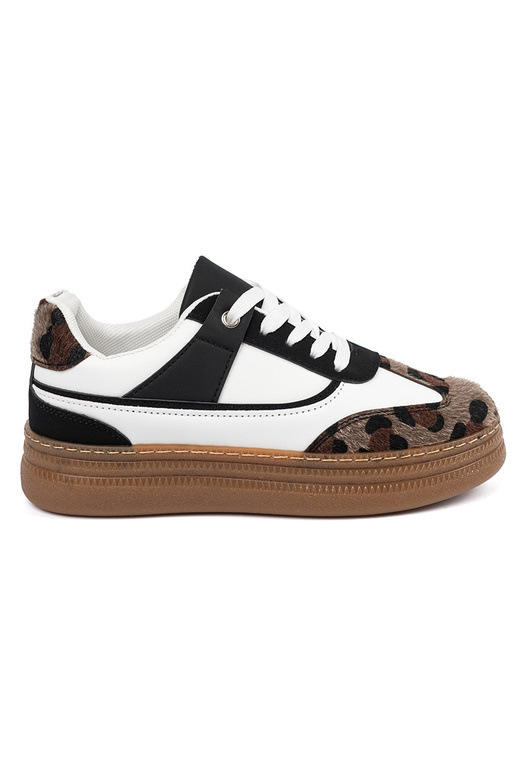 Zapatillas de estilo deportivo en... Zapatillas de estilo deportivo en...