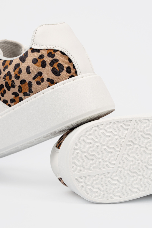 Zapatillas deportivas blancas con... Zapatillas deportivas blancas con...