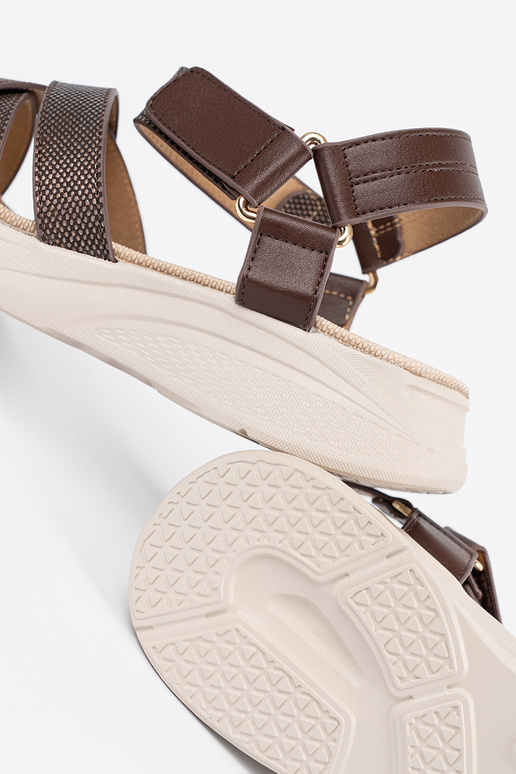 Sandalias de suela plana de color...