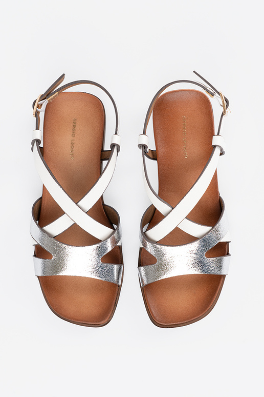 Sandalias de color dorado con...