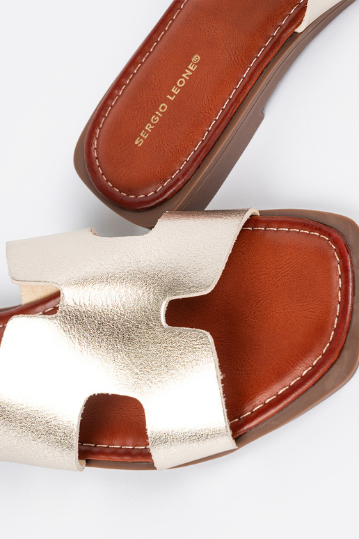 Chanclas de color dorado claro con...