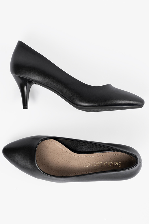 Tacones clásicos color negro, Sergio...
