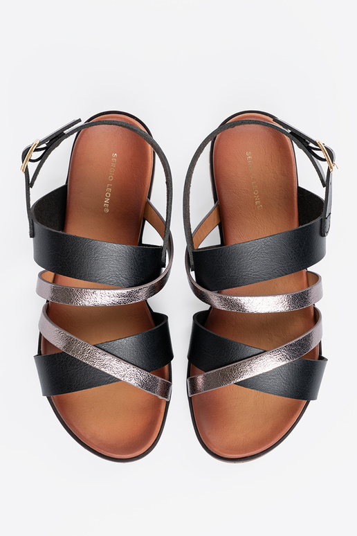 Sandalias de color dorado con tacón bajo Sandalias de color dorado con tacón bajo