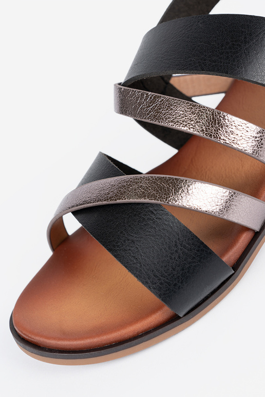 Sandalias de color dorado con tacón bajo Sandalias de color dorado con tacón bajo