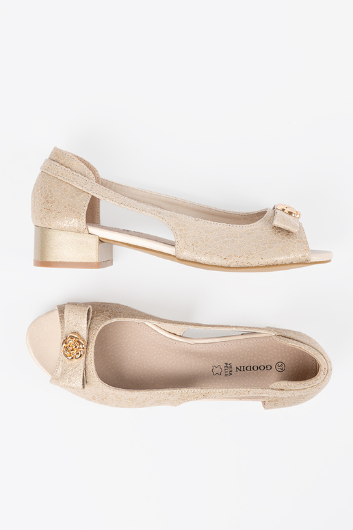 Mules con dedos al aire color dorado