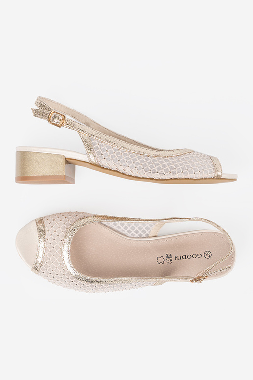 Sandalias con red decorativa color... Sandalias con red decorativa color...