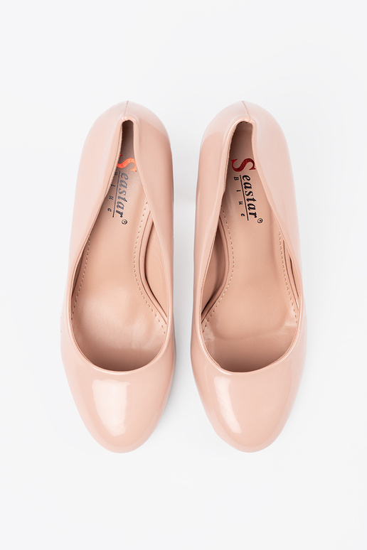 Zapatos de tacón color marfil de charol