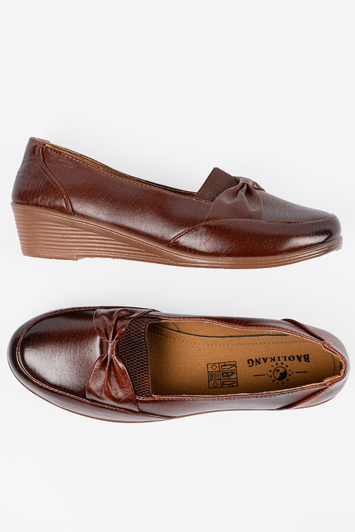 Zapatos de tacón marrón con cierre y...