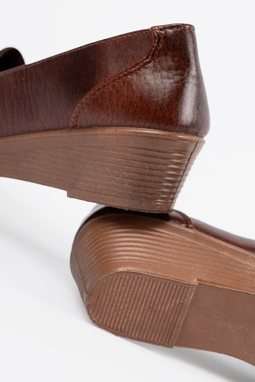 Zapatos de tacón marrón con cierre y...