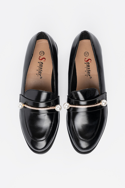 Mocasines negros lacados con perlas Mocasines negros lacados con perlas