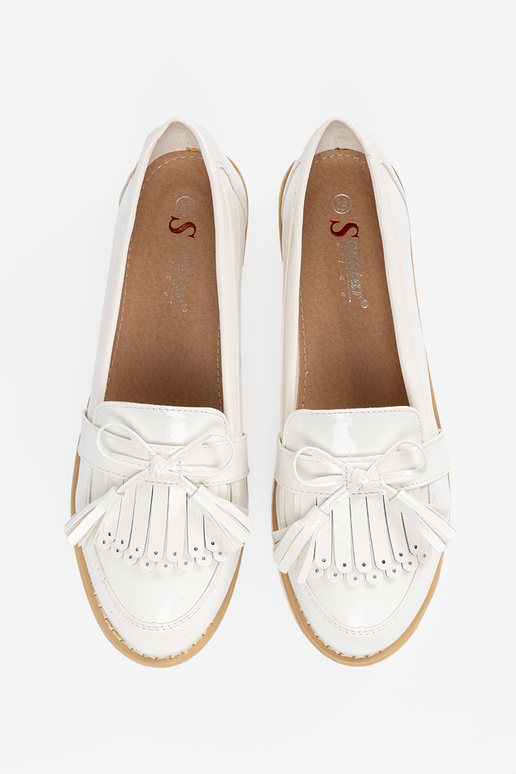 Mocasines blancos lacados con lazo Mocasines blancos lacados con lazo
