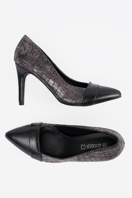 Zapatos negros con estampado de...