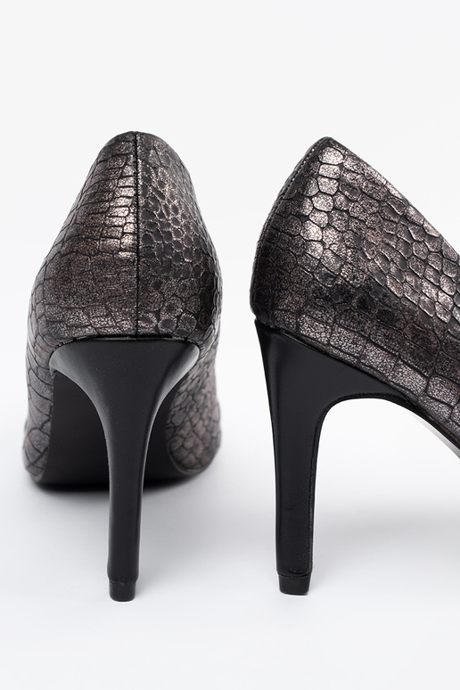 Zapatos negros con estampado de...