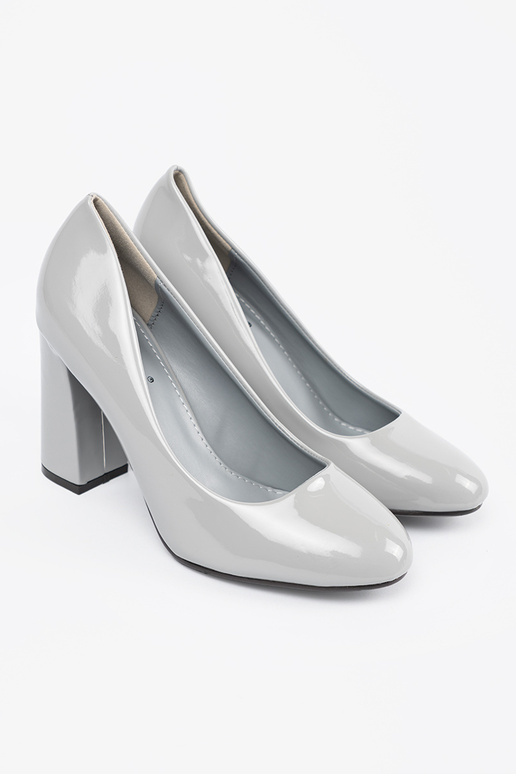 Tacones lacados grises