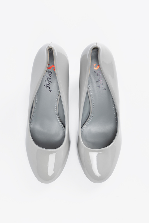 Tacones lacados grises